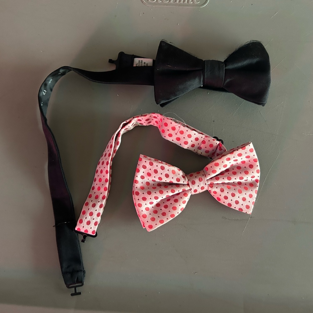 Set of bowties